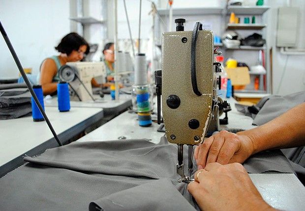 Crise econômica em 2015 interrompeu crescimento do setor de serviços