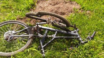 Ciclista tem corpo estraçalhado após ser atropelado por duas carretas 