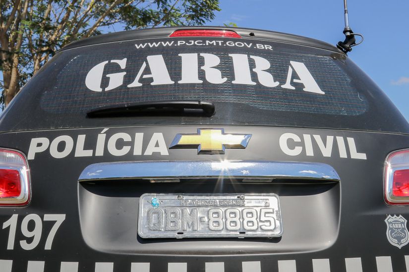 Mulher é presa após invadir estabelecimento comercial com comparsa e agredir idoso 