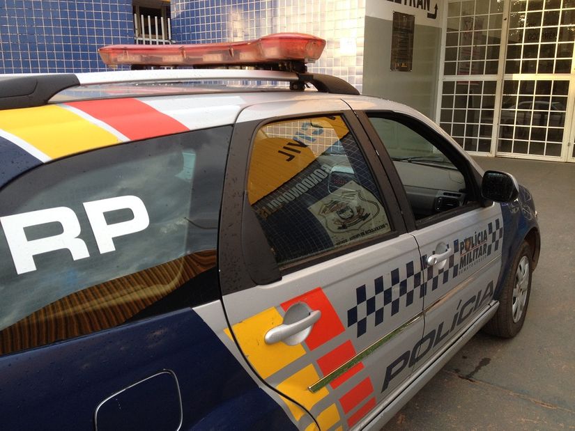 PM prende 3 e apreende armas de fogo em Rondonópolis