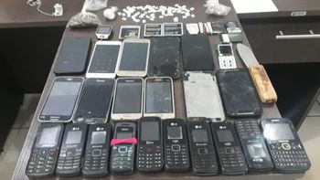 Em revista de rotina mais de 20 celulares, chips e drogas foram apreendidos na Mata Grande