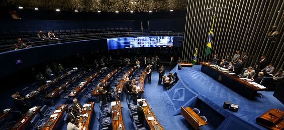 Senado aprova MP que permite saques do FGTS