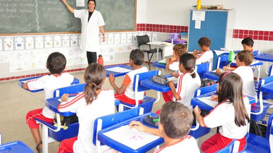 Com falta de professores e demais funcionários, Rede Municipal inicia ano letivo