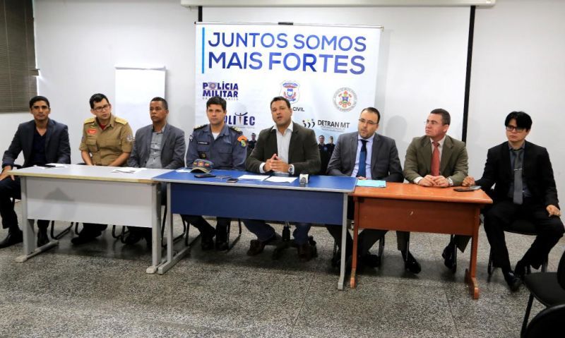 Mais de 200 pessoas são presas nas primeiras horas da operação Bairro Seguro