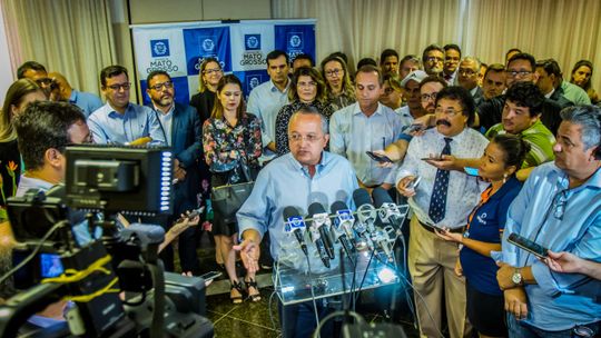 Taques reúne equipes para tratar de transição