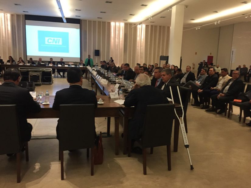Encontro entre Brasil e Paraguai discute relações comerciais entre os países