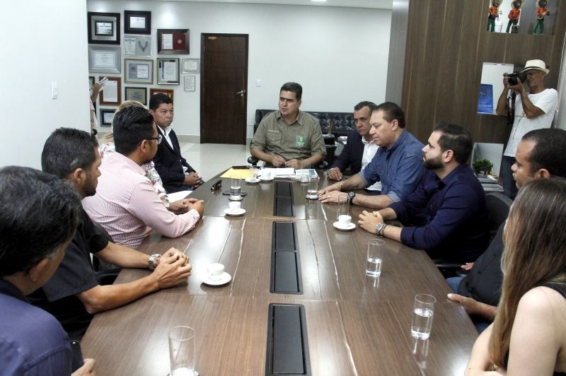 Prefeito busca solução para pagamento de salário dos funcionários da Santa Casa