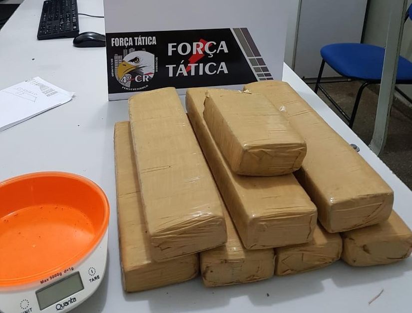 Casal é preso com 7kg de droga escondida na geladeira