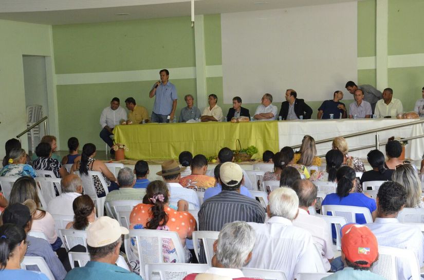 Vereador Thiago Silva participa de lançamento do programa Água para todos 