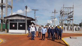 Grupo de trabalho vistoria caminho por onde passará linha de transmissão