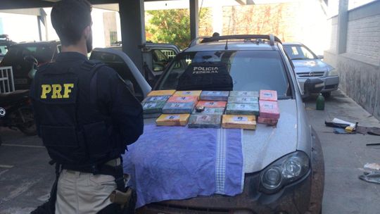 Jovem é preso com mais de 30 kg de cocaína em ação da PRF e PF
