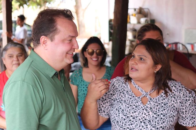 Max ajuda a fazer resgate social, afirma primeira dama
