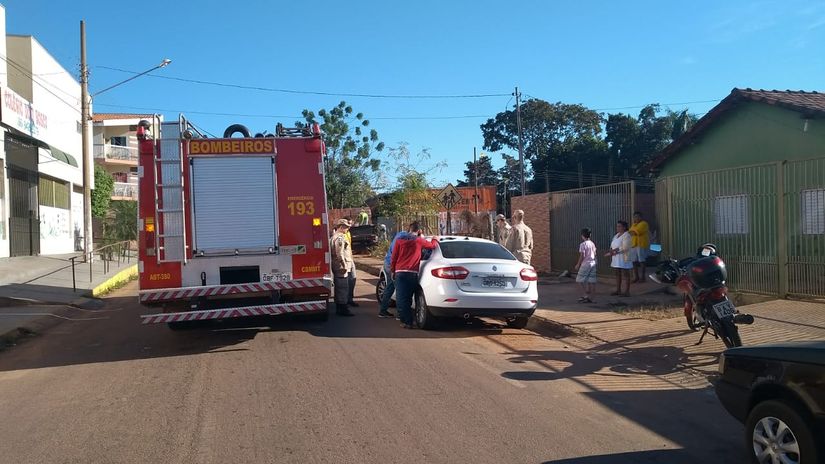  Menino é resgatado após ficar trancado dentro de carro em Rondonópolis