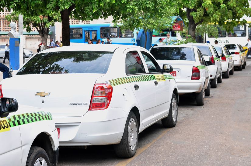Governo prorroga isenção de ICMS para taxistas até 2019