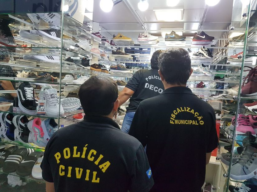 Mais de 600 calçados são apreendidos em operação contra à pirataria