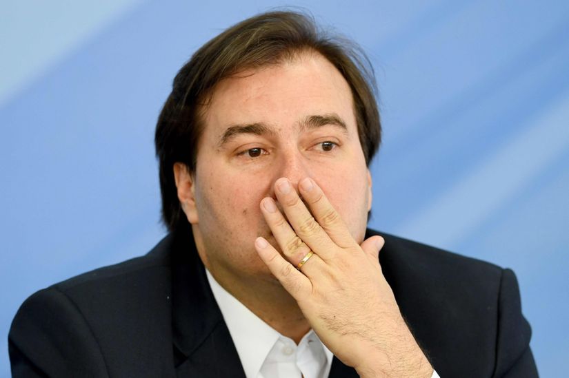 Rodrigo Maia marca para 2 de agosto votação da denúncia contra Temer no plenário