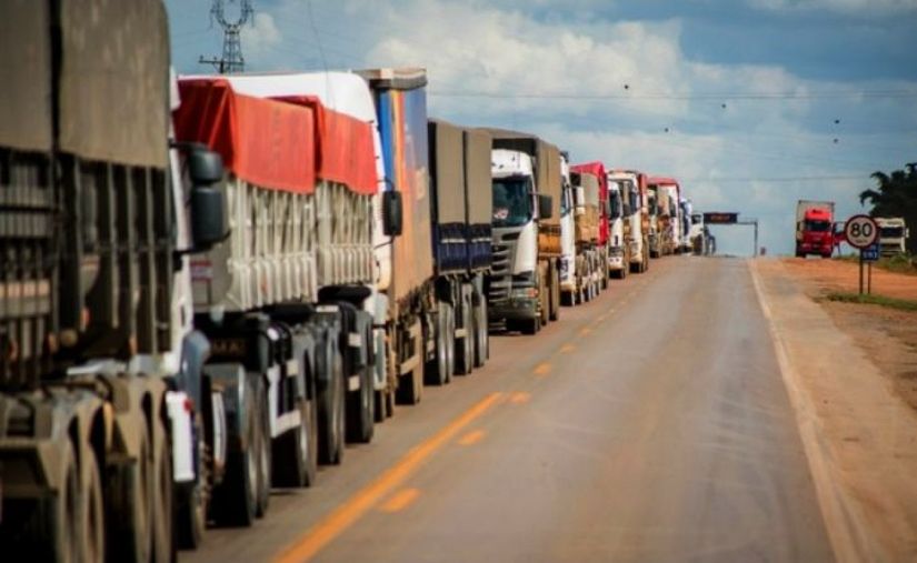 Greve dos caminhoneiros expõe dependência logística brasileira