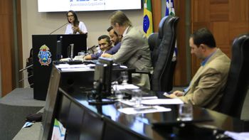 “Enquanto responsáveis, nós não podemos dar carta branca pra nenhum governador”, diz Janaína
