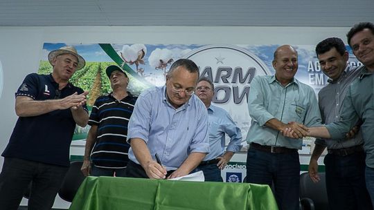 Governador anuncia revitalização de 78 km de rodovias de Primavera do Leste