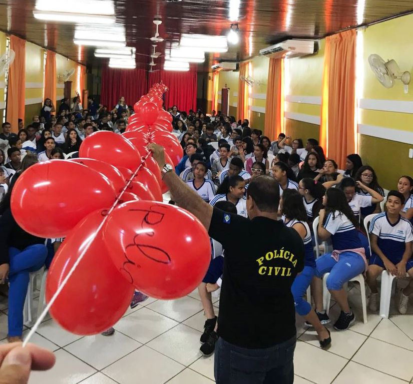 Violência virtual é foco de palestra desenvolvida pelos Projetos Sociais da PJC em Escolas