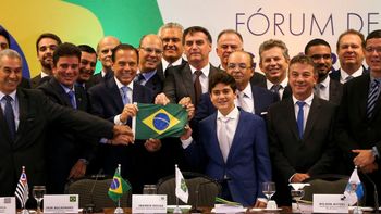 Bolsonaro discute pacto com governadores e senadores