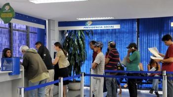 Governo quer que Estados e municípios aprovem em 6 meses reforma para servidores