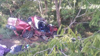 Motorista sai da pista para evitar batida, atinge arvore e duas mulheres em acidente 