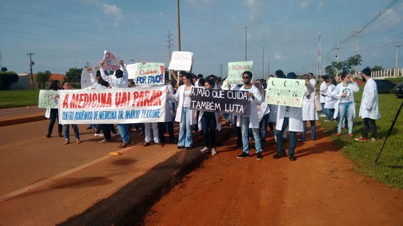 Estudantes de medicina da UFMT realizam mobilização em Rondonópolis
