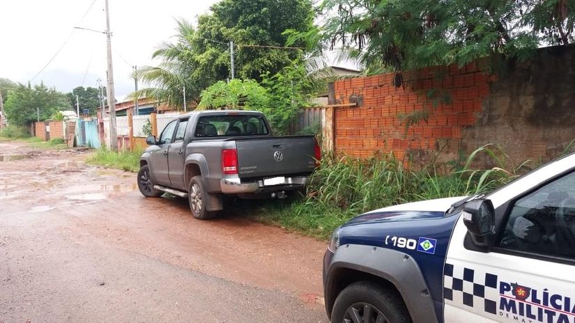 Veículos e motocicletas roubados são recuperados pela PM