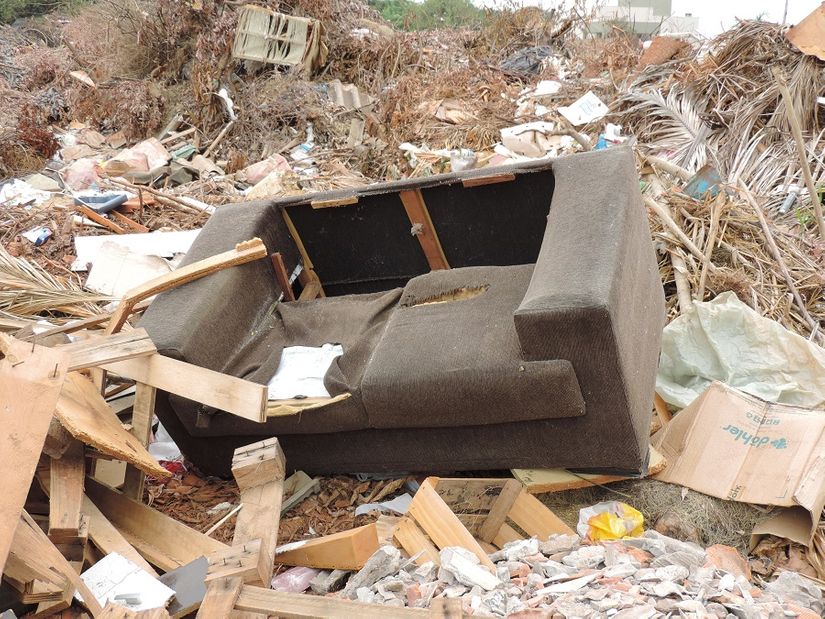 Prefeitura de Rondonópolis dá início à limpeza de áreas com material descartado irregularmente