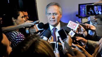 Renan confirma Eunício como candidato do PMDB à Presidência do Senado