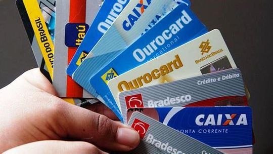 CMN padroniza juros para rotativo do cartão de crédito