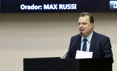 Max Russi pede retomada das obras do Centro de Eventos de Barra do Garças