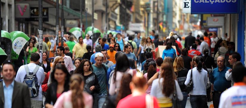 População brasileira deve chegar a 233,2 milhões em 2047