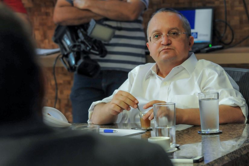 “Vazamento tem motivação política”, diz Taques
