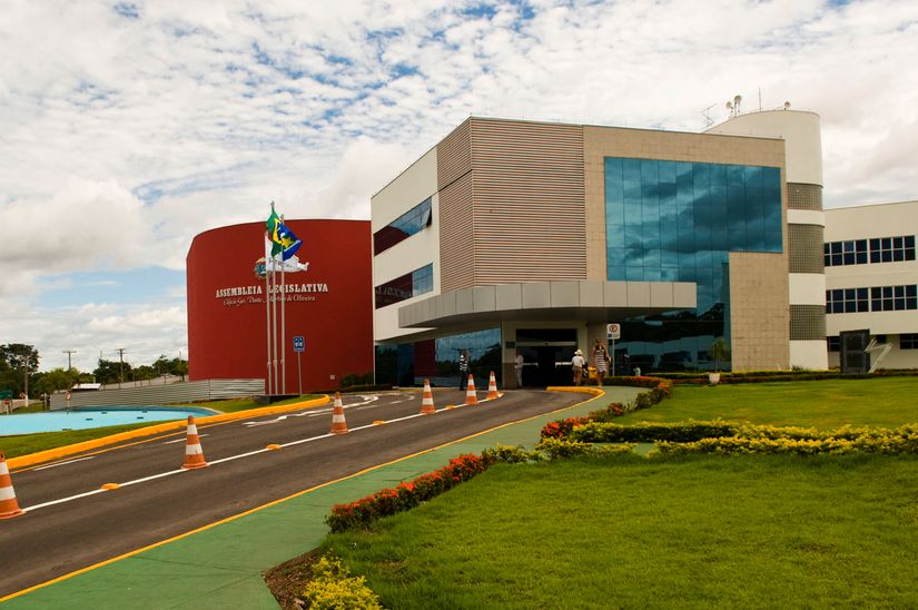 Mato Grosso é o 5º Estado que mais gasta com deputados
