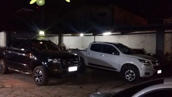 Suspeitos são presos e caminhonetes recuperadas pela Derf