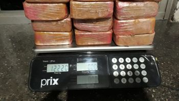 Jovem é preso em operação com tabletes de cocaína em ônibus