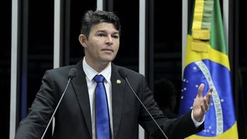  Medeiros cobra informações sobre transações da JBS no mercado financeiro