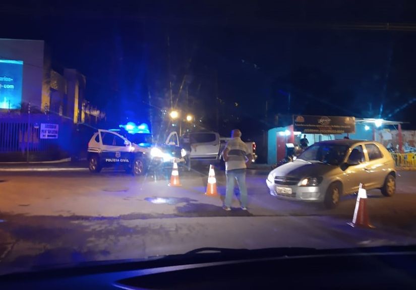 Cantor morre em acidente entre carro e moto em avenida da Capital 