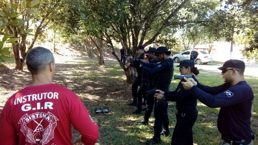 Agentes penitenciários realizam atualização de procedimentos operacionais