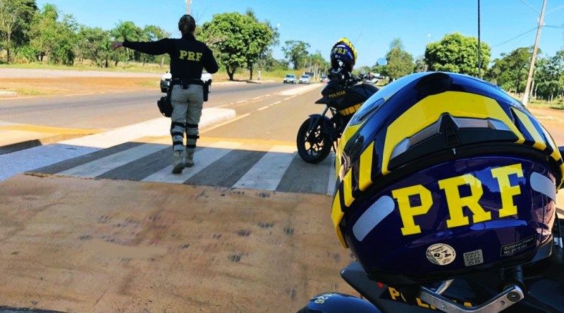 PRF prende dois com armas, drogas e munições na BR-070