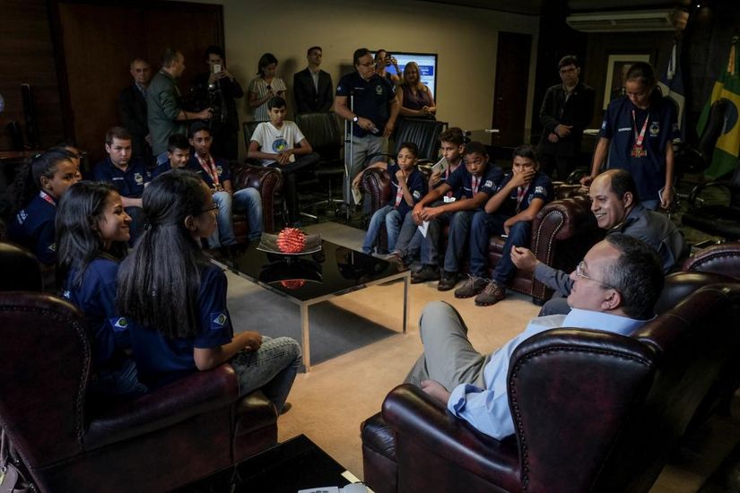 Alunos do programa social Rede Cidadã são recebidos no Palácio Paiaguás