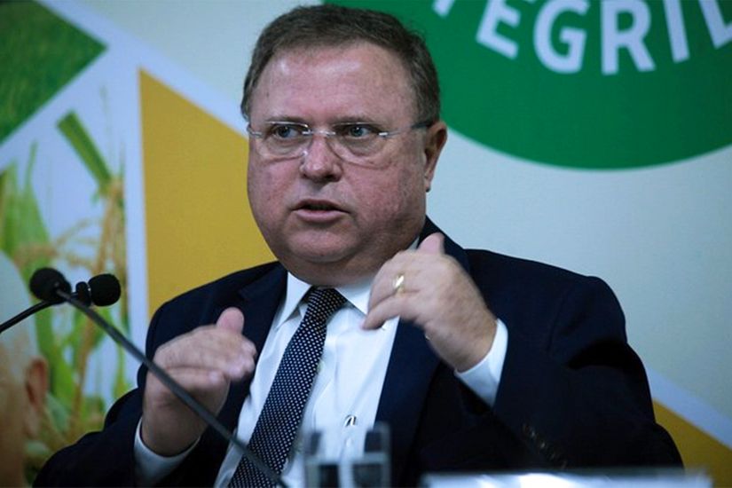 Maggi agrega políticos e empresários em reunião
