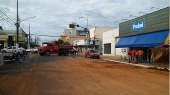 Buracos, semáforos queimados e irresponsabilidade