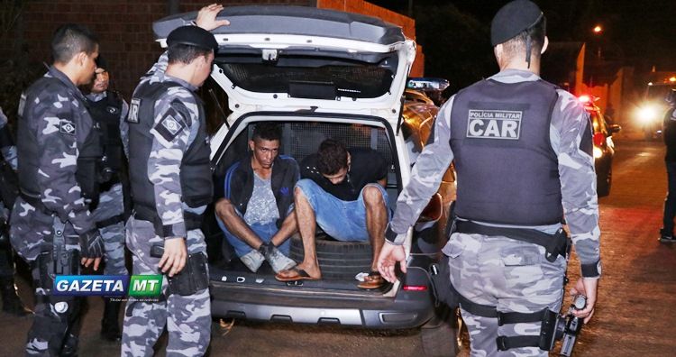Força Tática faz cerco e intercepta ladrões de caminhonete em Rondonópolis 