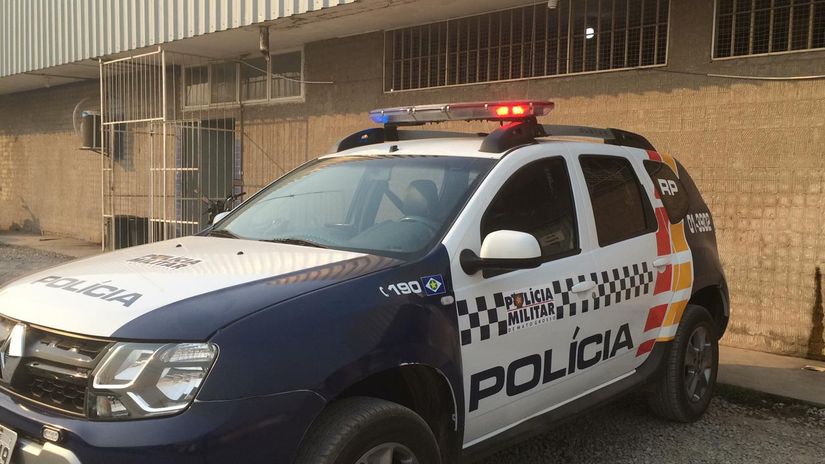 Jovem é capturado por popular após assalto a restaurante em Cuiabá