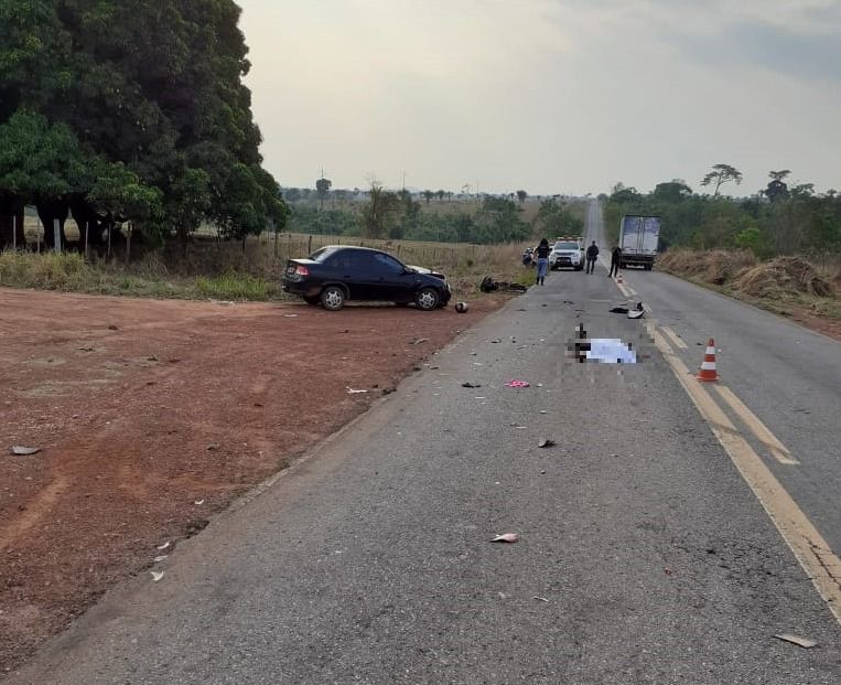 Acidente envolvendo carro e moto deixa dois mortos na MT-175