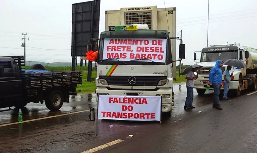 Senado aprova MP que fixa frete e dá anistia a caminhoneiros