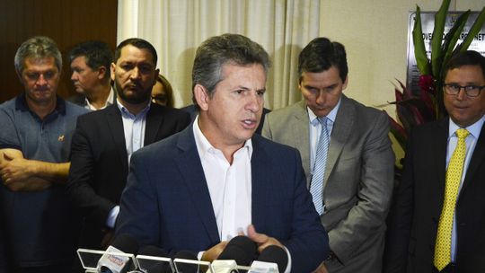 MT planeja renegociar dívida dolarizada para economizar R$ 200 milhões
